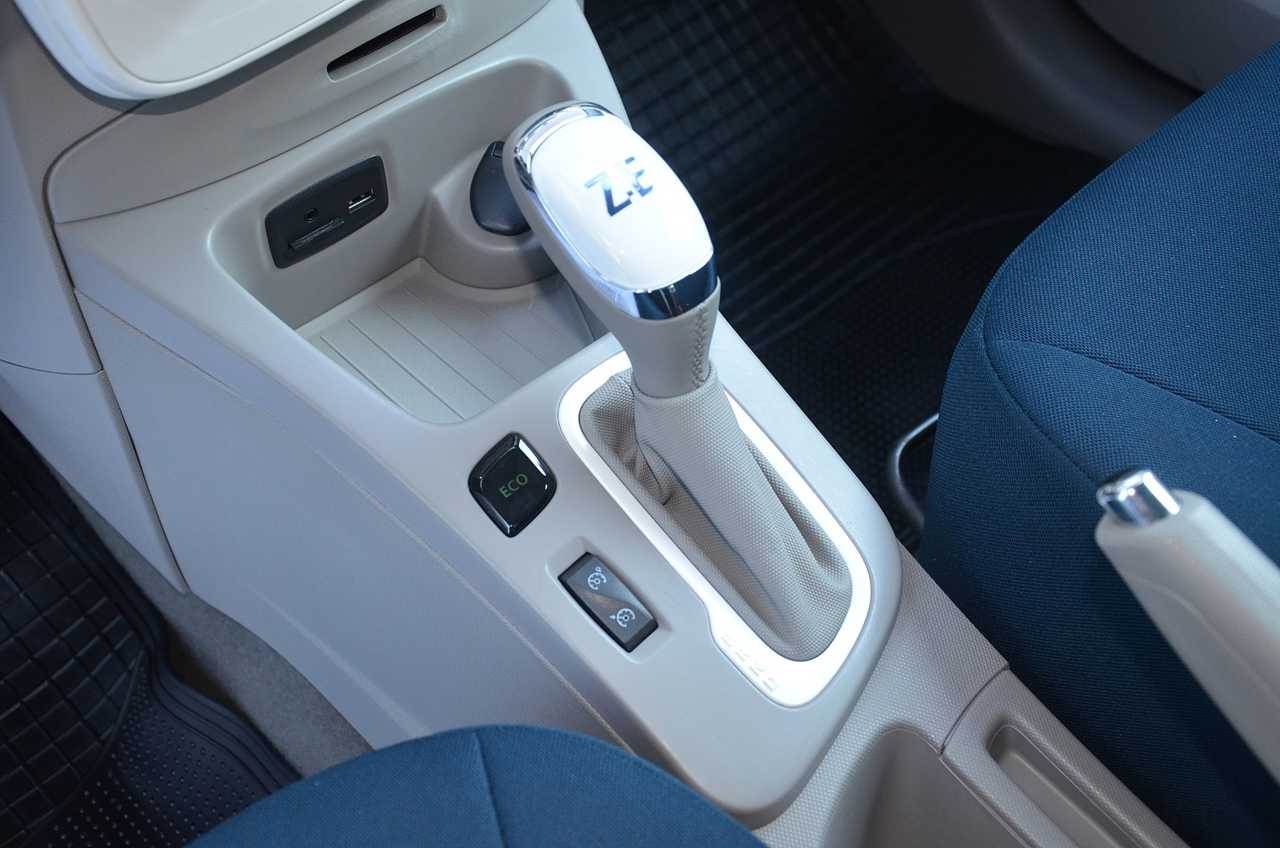 Renault Zoe LIFE  5 PUERTAS ../ REESTRENO ../ELÉCTRICO ../SÓLO 19.000 KM  - Foto 6