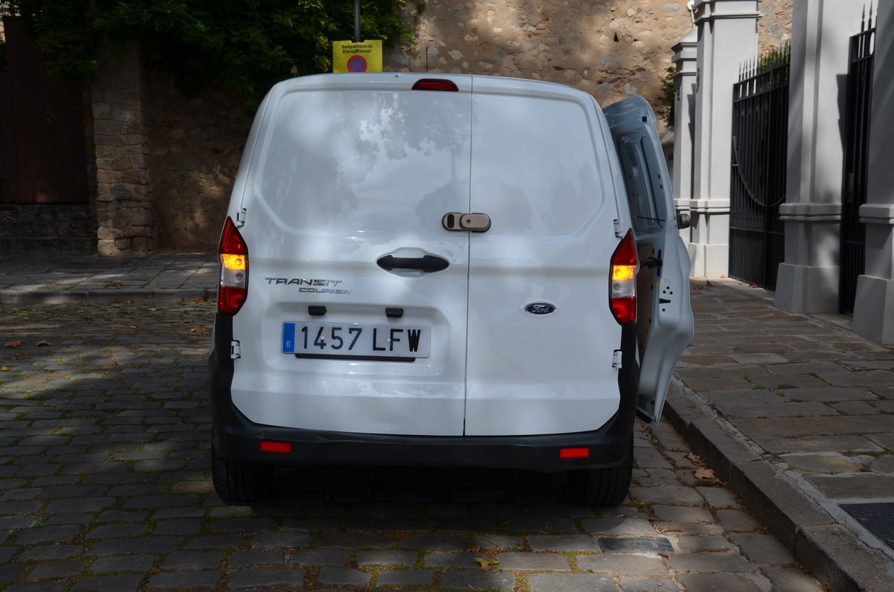 Ford Transit Courier FURGÓN VAN  1.5 TDCI TREND 75CV ( CERRAJERÍA ANTIRROBOS  - Foto 5
