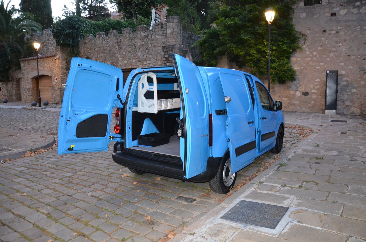 Peugeot Partner FURGÓN CONFORT PACK L1 1.6 BlueHDI 75 .../ ESTANTERÍAS Y SUELO REFORZADO - Foto 32