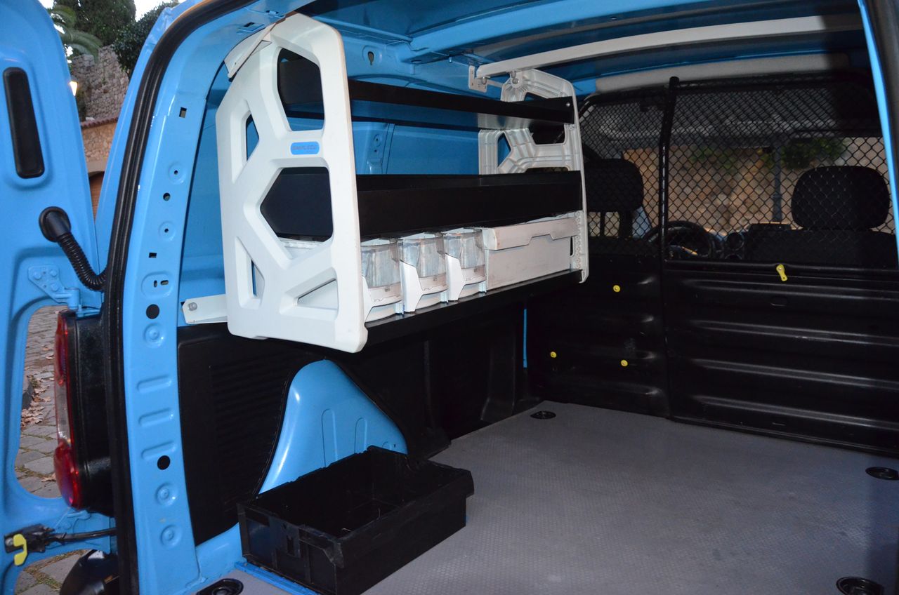 Peugeot Partner FURGÓN CONFORT PACK L1 1.6 BlueHDI 75 .../ ESTANTERÍAS Y SUELO REFORZADO - Foto 13