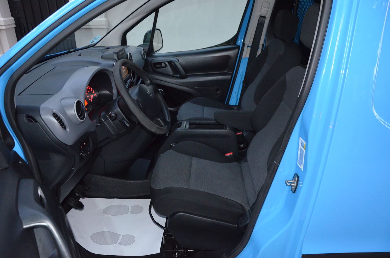 Peugeot Partner FURGÓN CONFORT PACK L1 1.6 BlueHDI 75 .../ ESTANTERÍAS Y SUELO REFORZADO - Foto 5