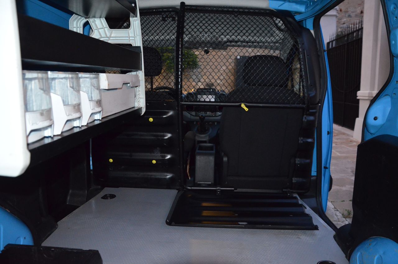 Peugeot Partner FURGÓN CONFORT PACK L1 1.6 BlueHDI 75 .../ ESTANTERÍAS Y SUELO REFORZADO - Foto 11