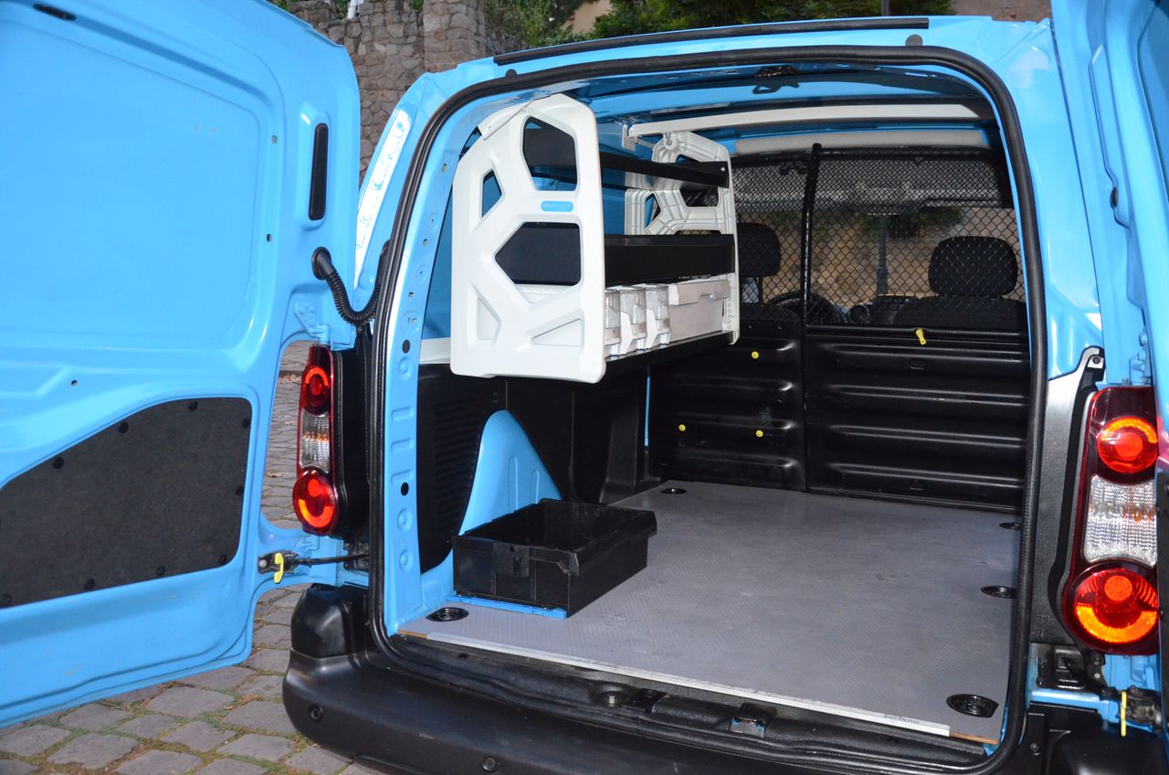 Peugeot Partner FURGÓN CONFORT PACK L1 1.6 BlueHDI 75 .../ ESTANTERÍAS Y SUELO REFORZADO - Foto 34