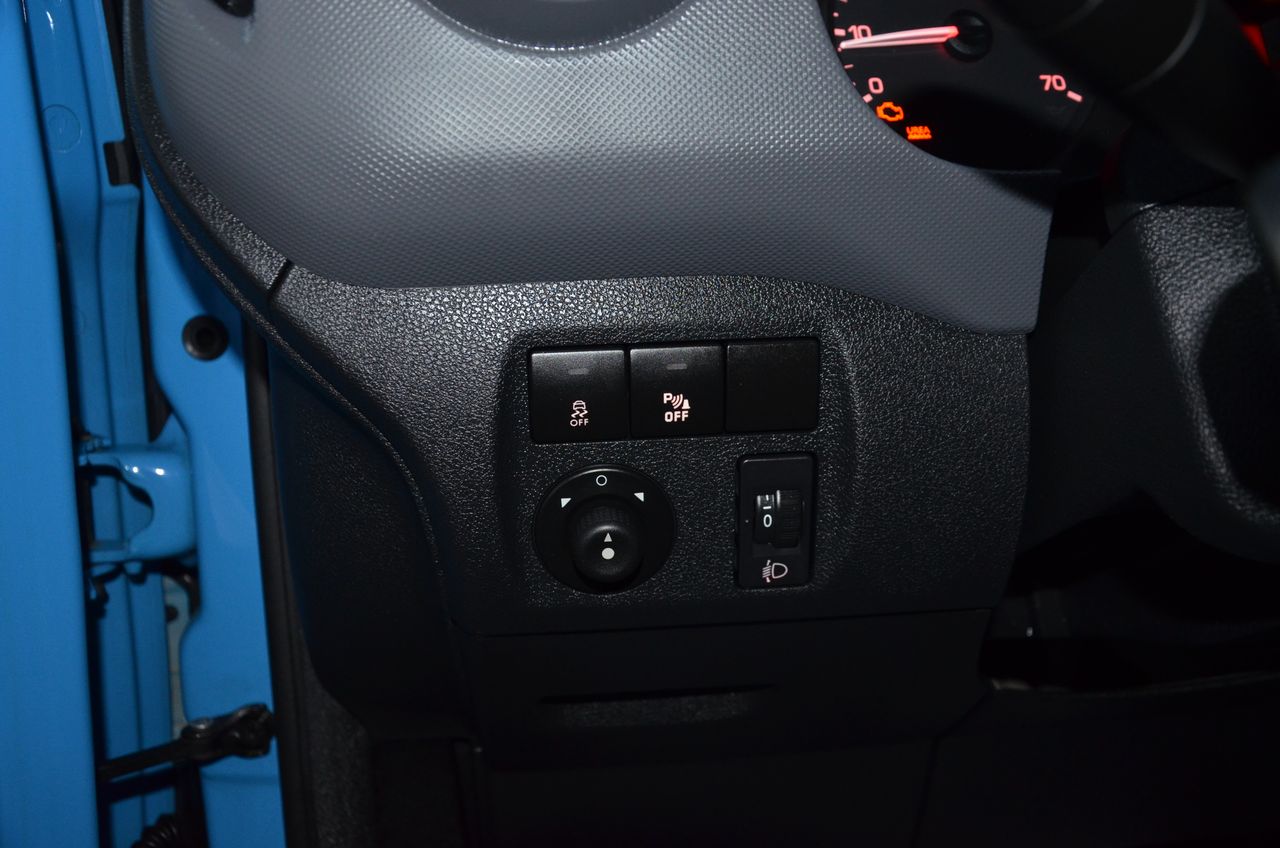 Peugeot Partner FURGÓN CONFORT PACK L1 1.6 BlueHDI 75 .../ ESTANTERÍAS Y SUELO REFORZADO - Foto 18