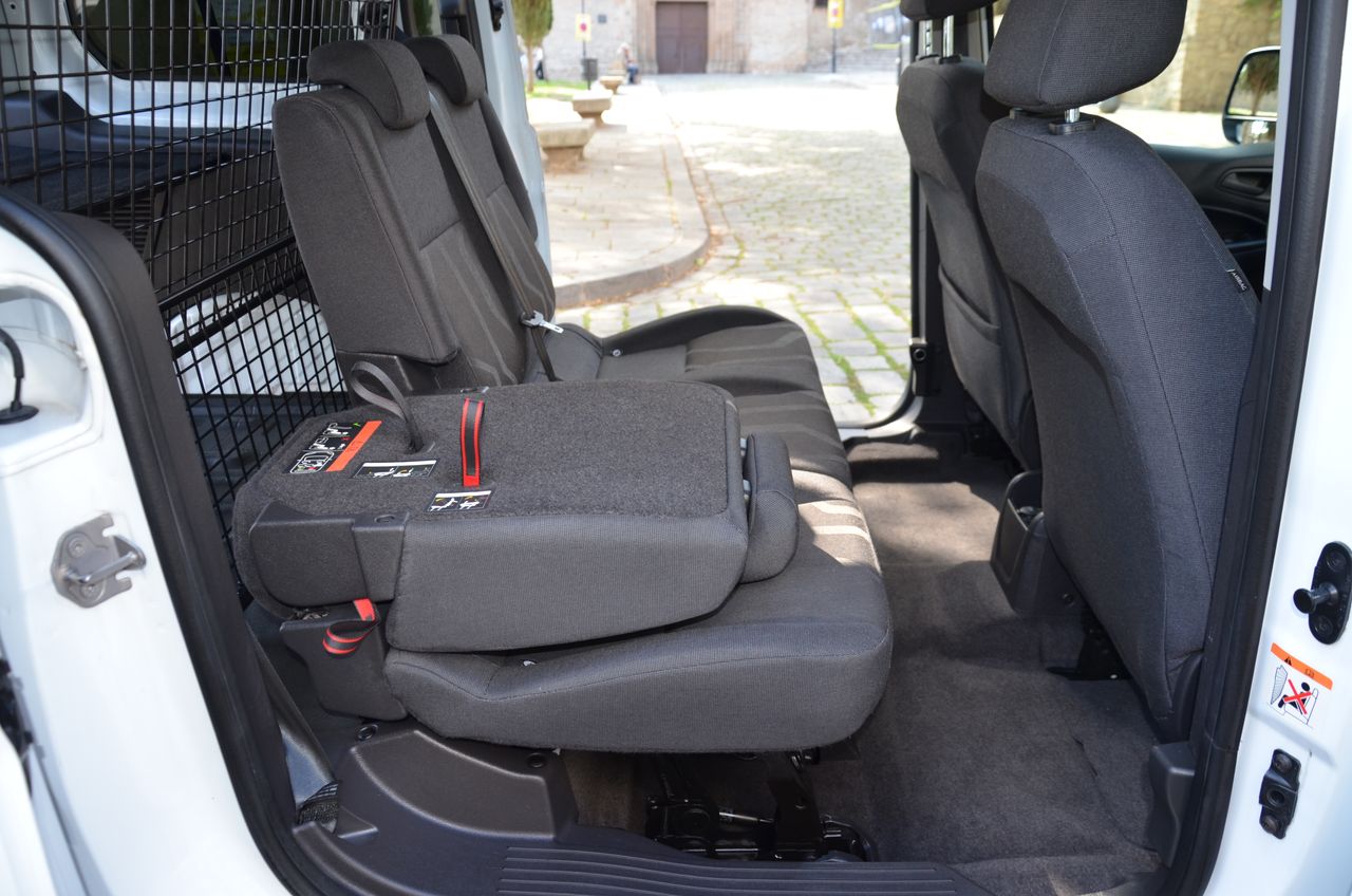 Ford Transit Connect KOMBI LARG TREND 230 L2 100CV ( BATALLA LARGA )  - Foto 36