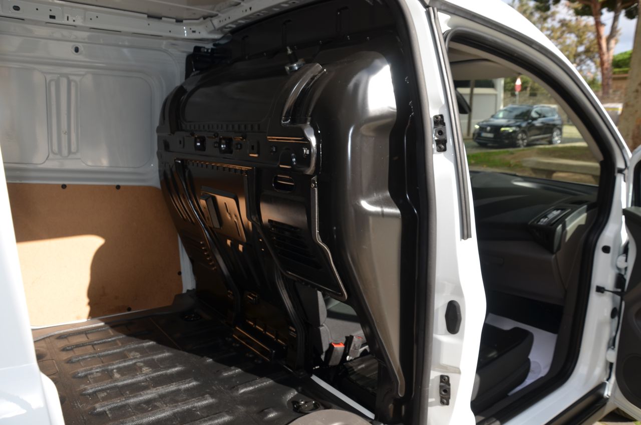 Ford Transit Connect FURGÓN 210 L2 TREND 1.5 ECOBLUE 100CV /BATALLA LARGA.../  3 PLAZAS - Foto 33