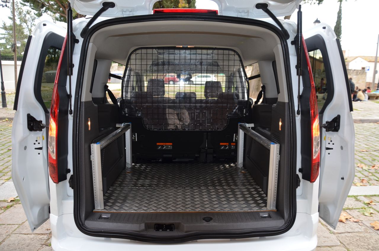 Ford Grand Tourneo Connect TITANIUM 1.5 TDCI MT6 E6  FULL OPCIÓN..TECHO PANORÁMICO                                    **** VENDIDO **** - Foto 10