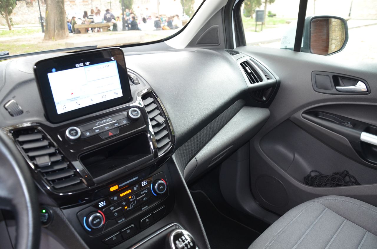 Ford Grand Tourneo Connect TITANIUM 1.5 TDCI MT6 E6  FULL OPCIÓN..TECHO PANORÁMICO                                    **** VENDIDO **** - Foto 34