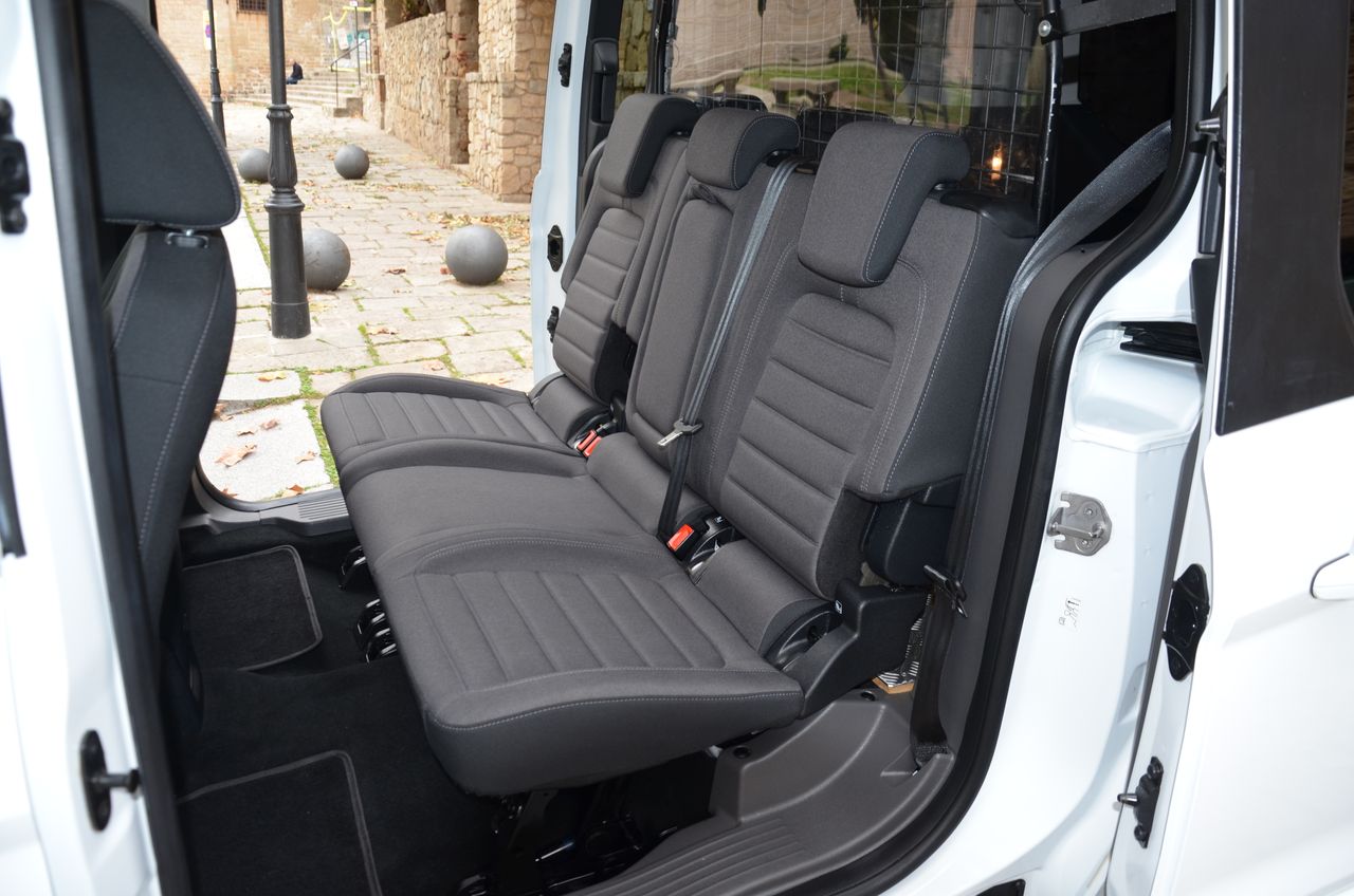 Ford Grand Tourneo Connect TITANIUM 1.5 TDCI MT6 E6  FULL OPCIÓN..TECHO PANORÁMICO                                    **** VENDIDO **** - Foto 19