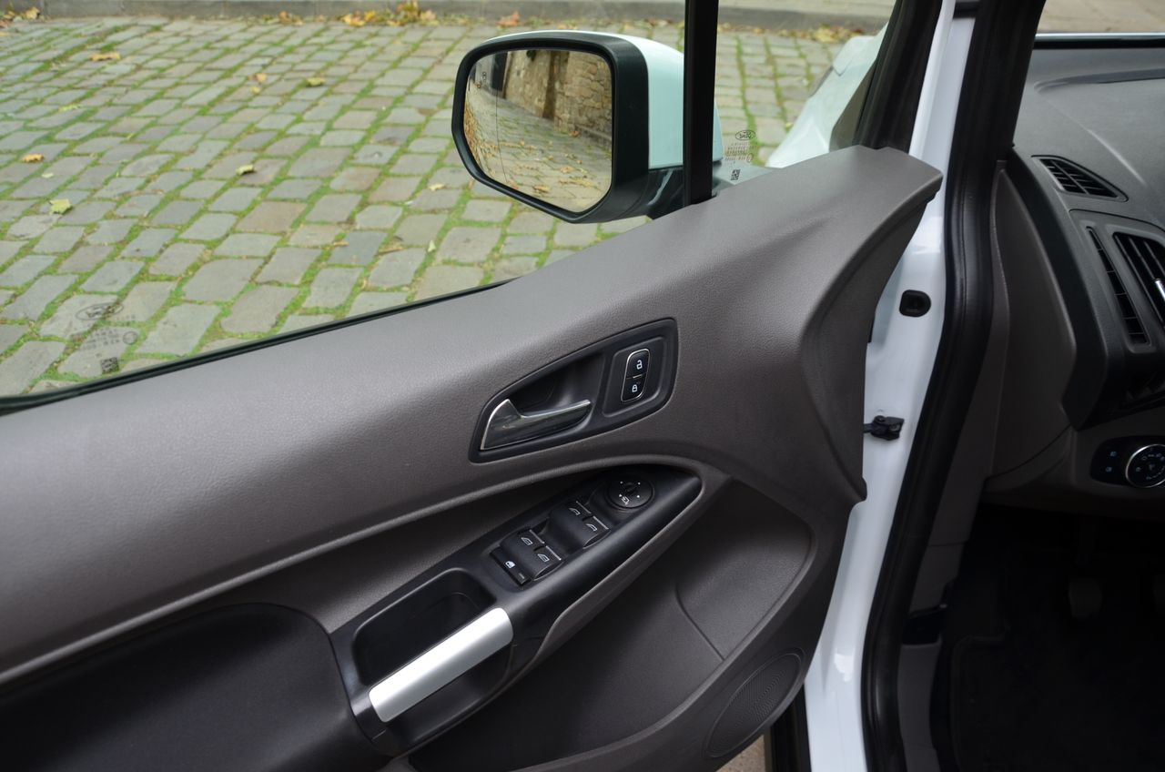 Ford Grand Tourneo Connect TITANIUM 1.5 TDCI MT6 E6  FULL OPCIÓN..TECHO PANORÁMICO                                    **** VENDIDO **** - Foto 25