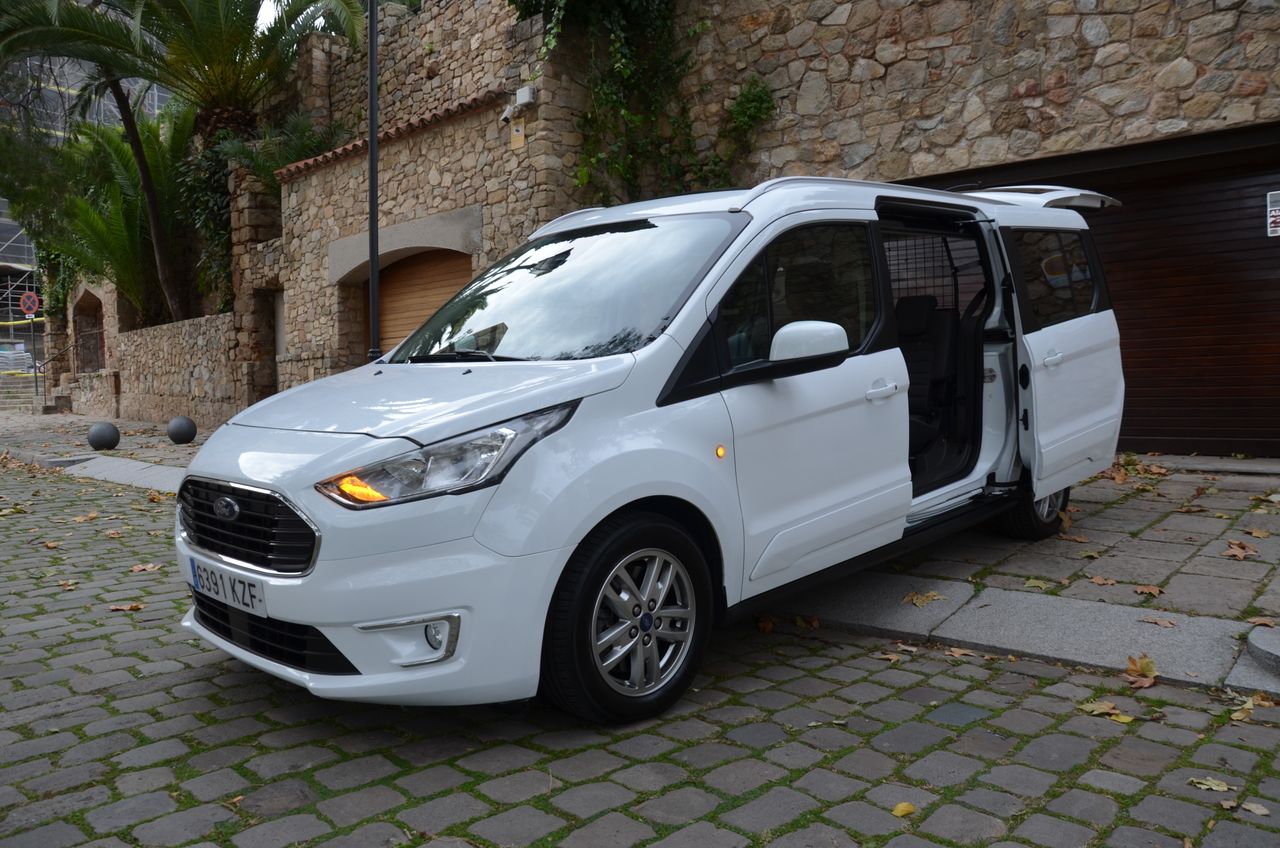 Ford Grand Tourneo Connect TITANIUM 1.5 TDCI MT6 E6  FULL OPCIÓN..TECHO PANORÁMICO                                    **** VENDIDO **** - Foto 43