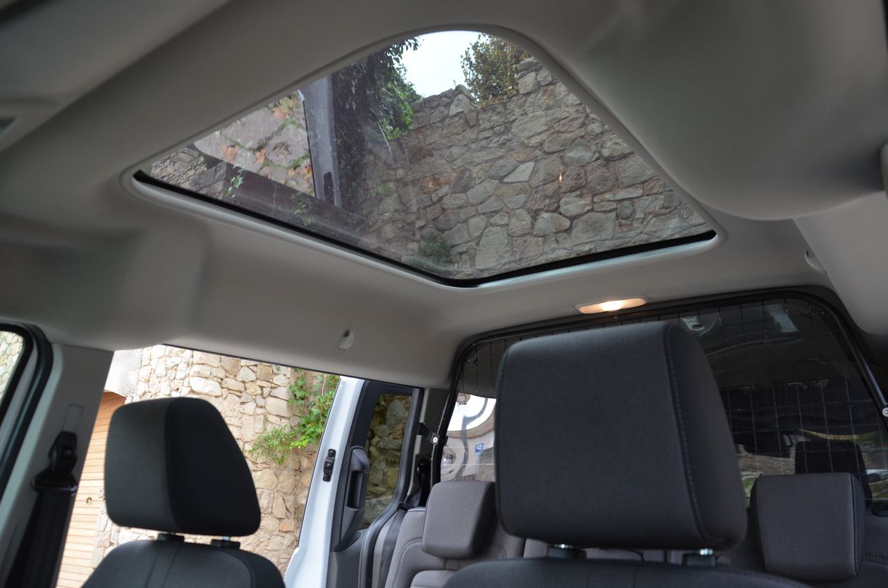 Ford Grand Tourneo Connect TITANIUM 1.5 TDCI MT6 E6  FULL OPCIÓN..TECHO PANORÁMICO                                    **** VENDIDO **** - Foto 27