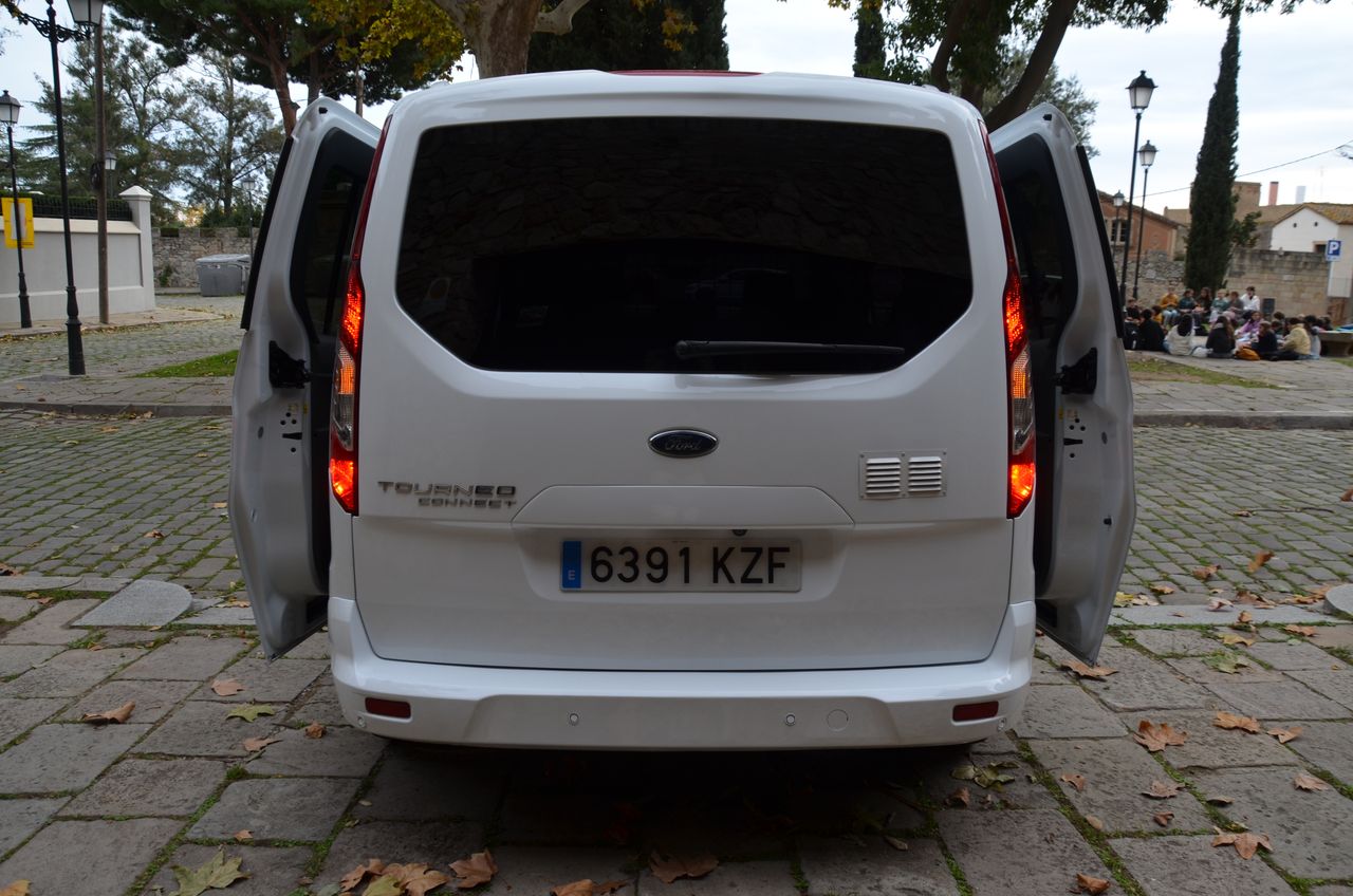 Ford Grand Tourneo Connect TITANIUM 1.5 TDCI MT6 E6  FULL OPCIÓN..TECHO PANORÁMICO                                    **** VENDIDO **** - Foto 9