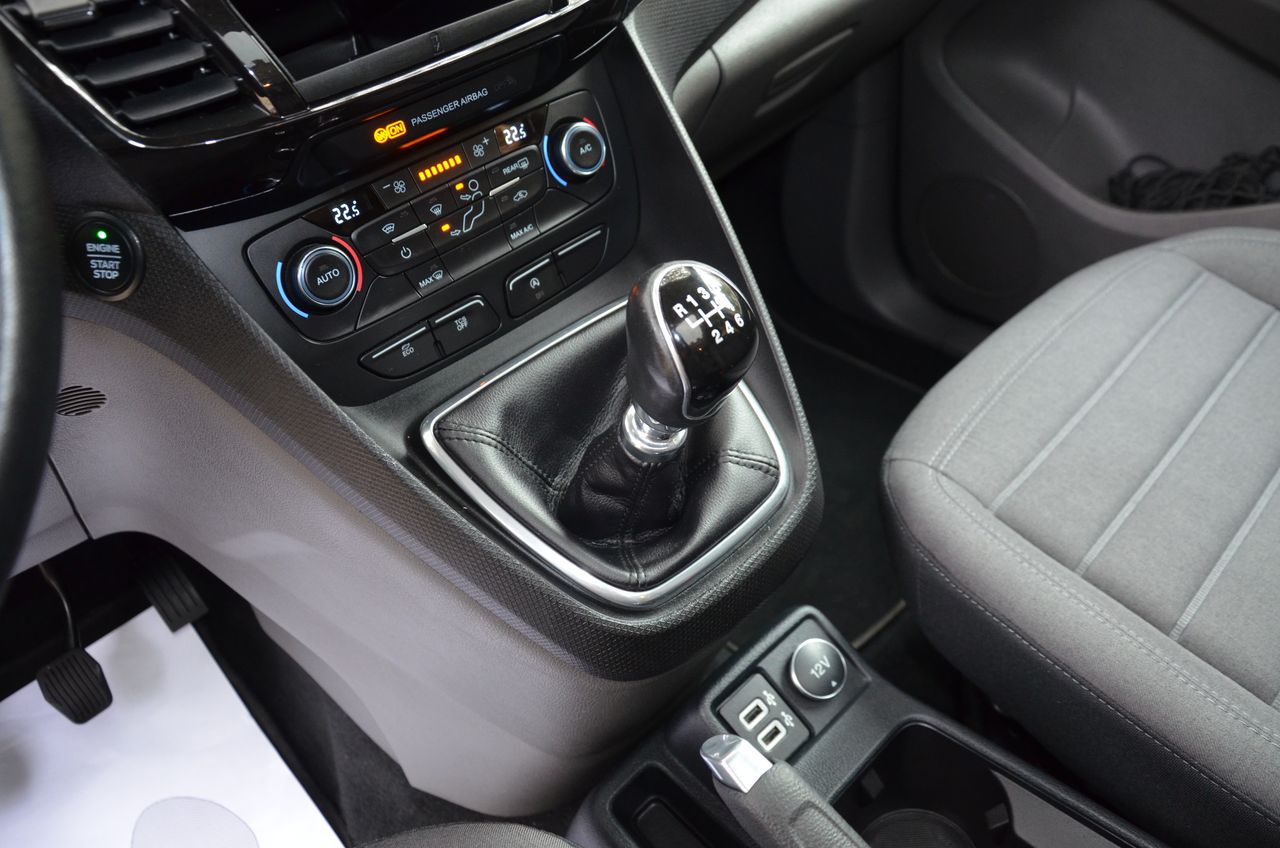 Ford Grand Tourneo Connect TITANIUM 1.5 TDCI MT6 E6  FULL OPCIÓN..TECHO PANORÁMICO                                    **** VENDIDO **** - Foto 33