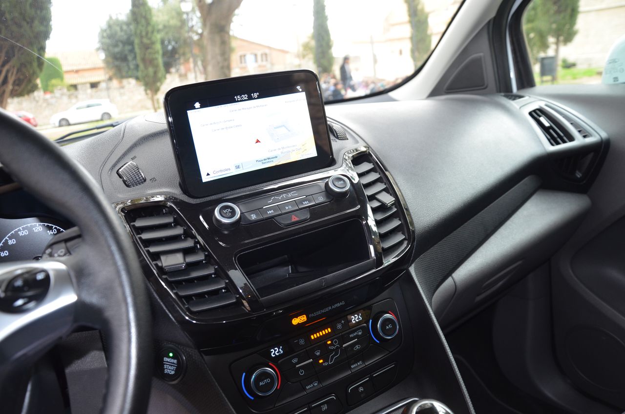 Ford Grand Tourneo Connect TITANIUM 1.5 TDCI MT6 E6  FULL OPCIÓN..TECHO PANORÁMICO                                    **** VENDIDO **** - Foto 38