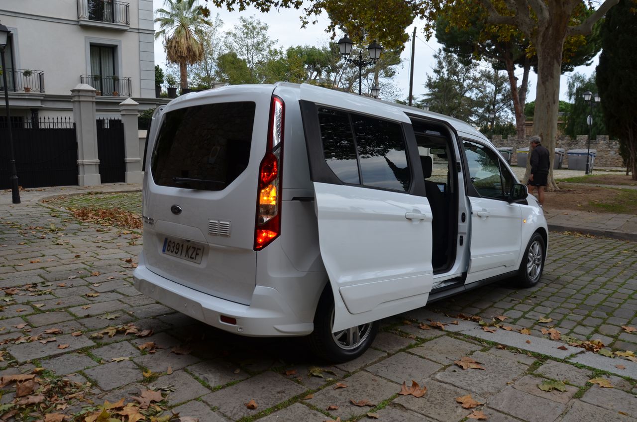 Ford Grand Tourneo Connect TITANIUM 1.5 TDCI MT6 E6  FULL OPCIÓN..TECHO PANORÁMICO                                    **** VENDIDO **** - Foto 8