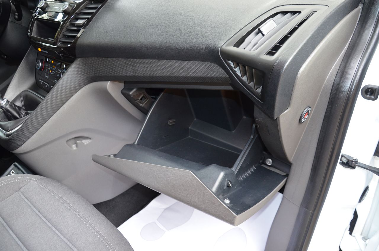 Ford Grand Tourneo Connect TITANIUM 1.5 TDCI MT6 E6  FULL OPCIÓN..TECHO PANORÁMICO                                    **** VENDIDO **** - Foto 45