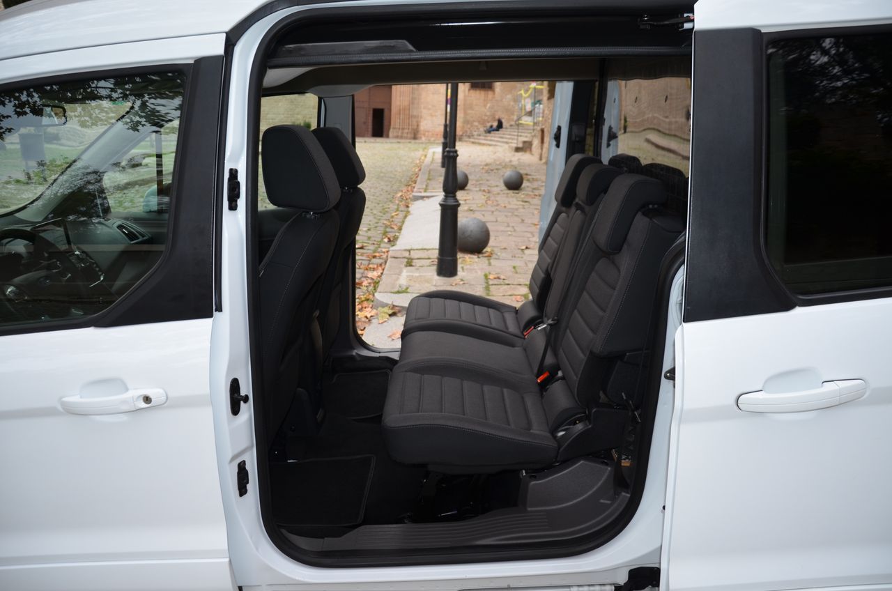 Ford Grand Tourneo Connect TITANIUM 1.5 TDCI MT6 E6  FULL OPCIÓN..TECHO PANORÁMICO                                    **** VENDIDO **** - Foto 18