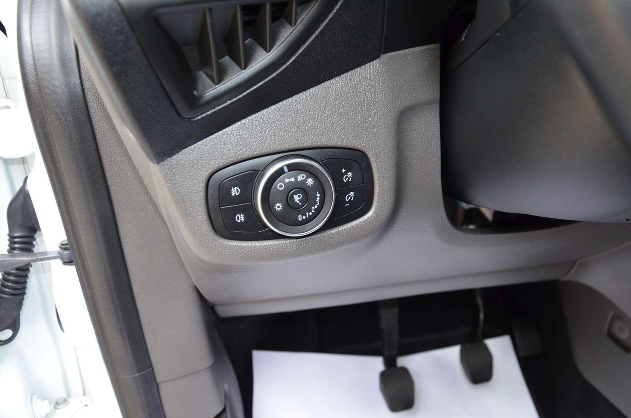 Ford Grand Tourneo Connect TITANIUM 1.5 TDCI MT6 E6  FULL OPCIÓN..TECHO PANORÁMICO                                    **** VENDIDO **** - Foto 29