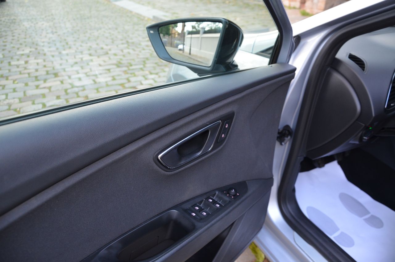 Seat Leon 1.5  ECOTSI 150CV S&S   FR  NAVI .. cámaras visión 12 meses GARANTIZADO  - Foto 3