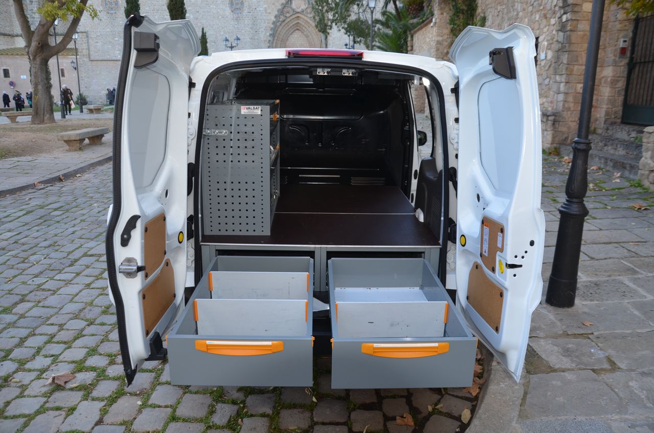Ford Transit Connect 200 L1 TREND 1.5 ECOBLUE 100CV MT6 E6  100CV ESTANTERÍAS Y SUELO REFORZADO CON CAJONES EXTRAIBLES - Foto 17