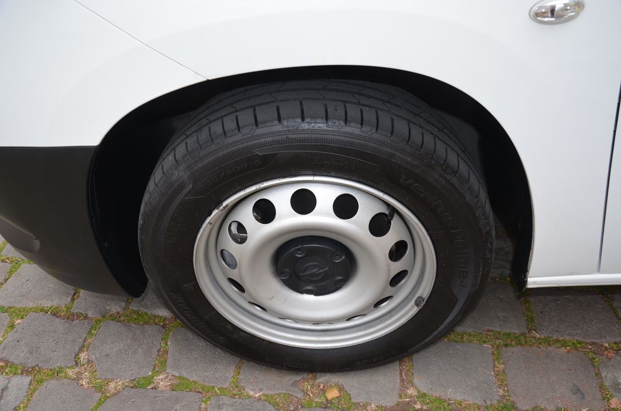 Opel Combo Cargo CARGO EXPRESS XL CARGA INCREMENTADA 1.5 100CV ESTANTERÍAS Y SUELO REFORZADO ( BOMBINES DE CERRAJERÍAS ANTIRROBO )  - Foto 28