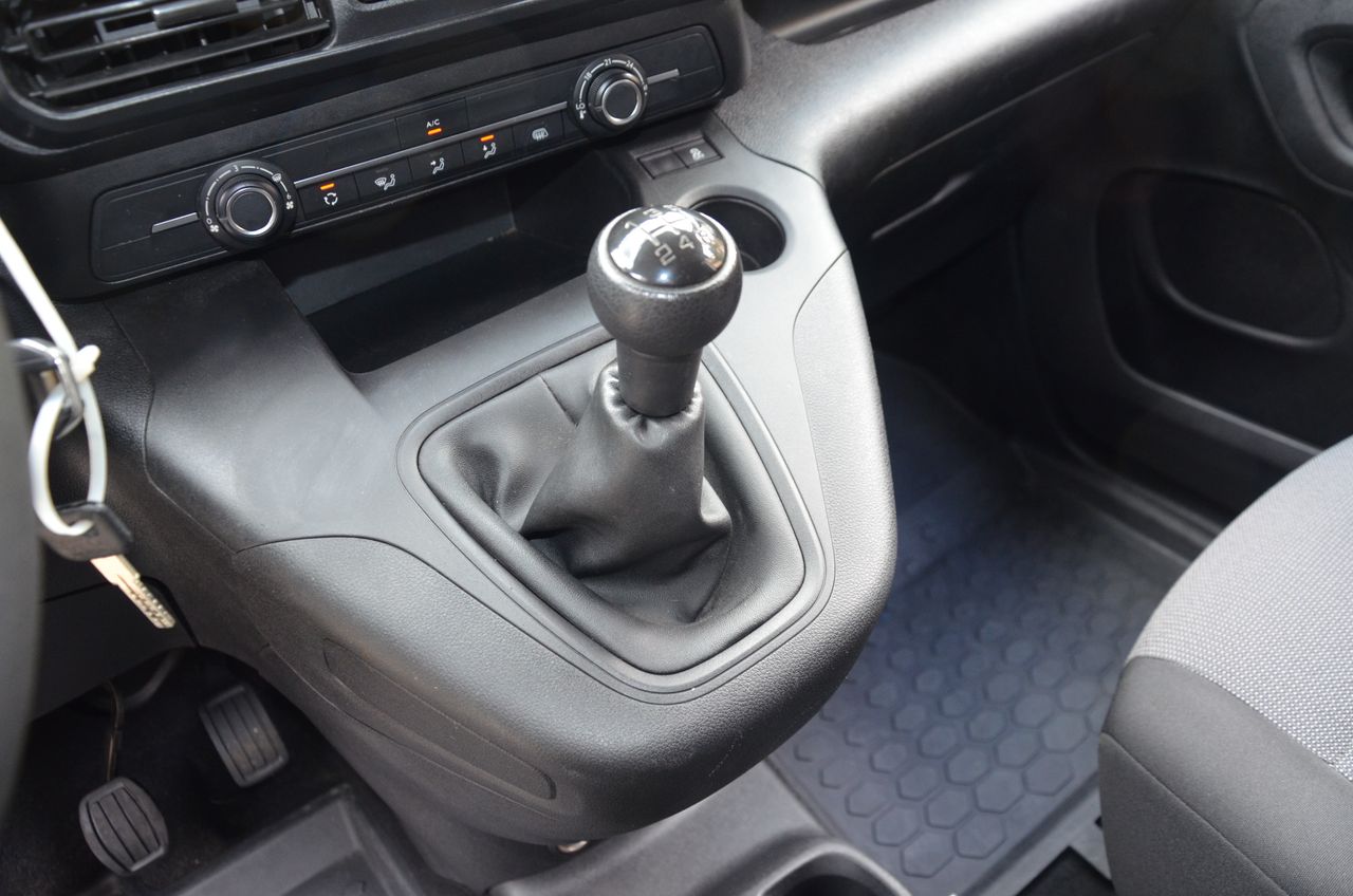 Opel Combo Cargo CARGO EXPRESS XL CARGA INCREMENTADA 1.5 100CV ESTANTERÍAS Y SUELO REFORZADO ( BOMBINES DE CERRAJERÍAS ANTIRROBO )  - Foto 26