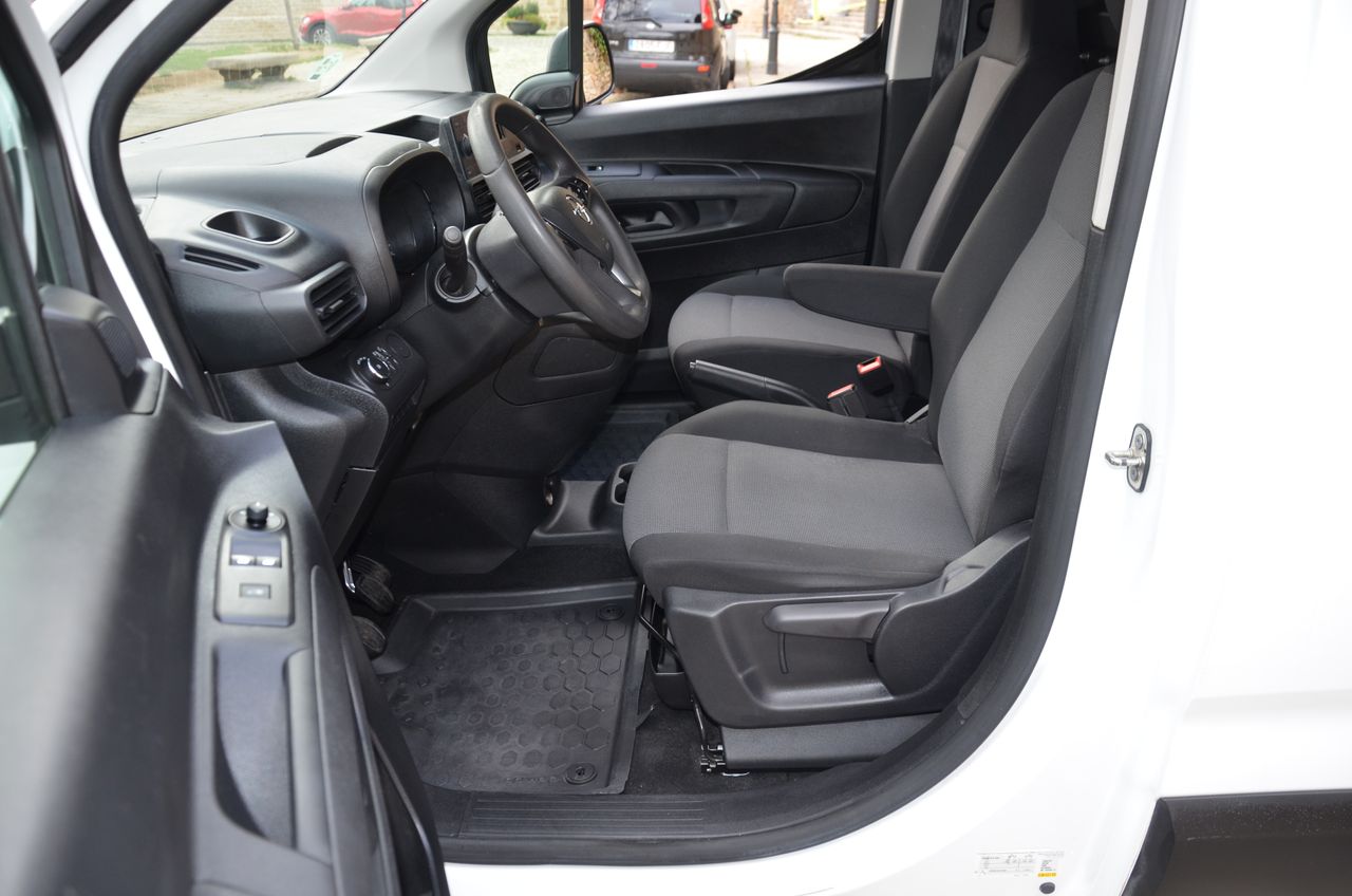 Opel Combo Cargo CARGO EXPRESS XL CARGA INCREMENTADA 1.5 100CV ESTANTERÍAS Y SUELO REFORZADO ( BOMBINES DE CERRAJERÍAS ANTIRROBO )  - Foto 4