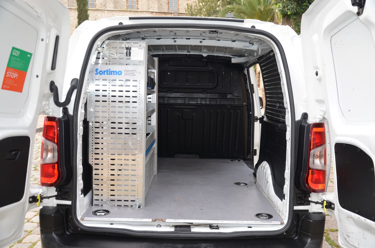 Opel Combo Cargo CARGO EXPRESS XL CARGA INCREMENTADA 1.5 100CV ESTANTERÍAS Y SUELO REFORZADO ( BOMBINES DE CERRAJERÍAS ANTIRROBO )  - Foto 10