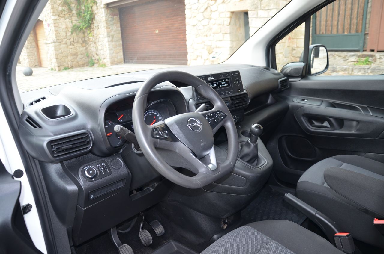 Opel Combo Cargo CARGO EXPRESS XL CARGA INCREMENTADA 1.5 100CV ESTANTERÍAS Y SUELO REFORZADO ( BOMBINES DE CERRAJERÍAS ANTIRROBO )  - Foto 3