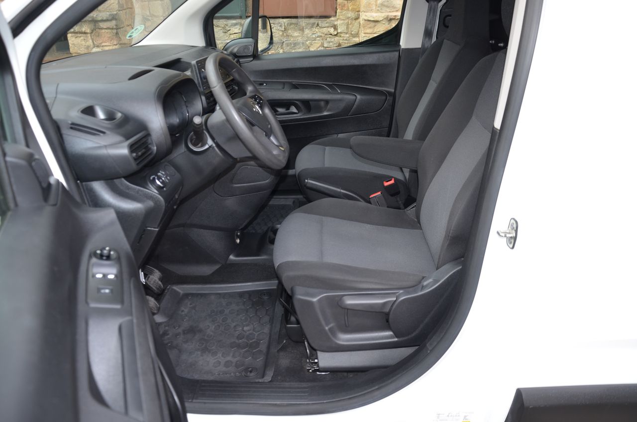 Opel Combo Cargo CARGO EXPRESS XL CARGA INCREMENTADA 1.5 100CV ESTANTERÍAS Y SUELO REFORZADO ( BOMBINES DE CERRAJERÍAS ANTIRROBO )  - Foto 16