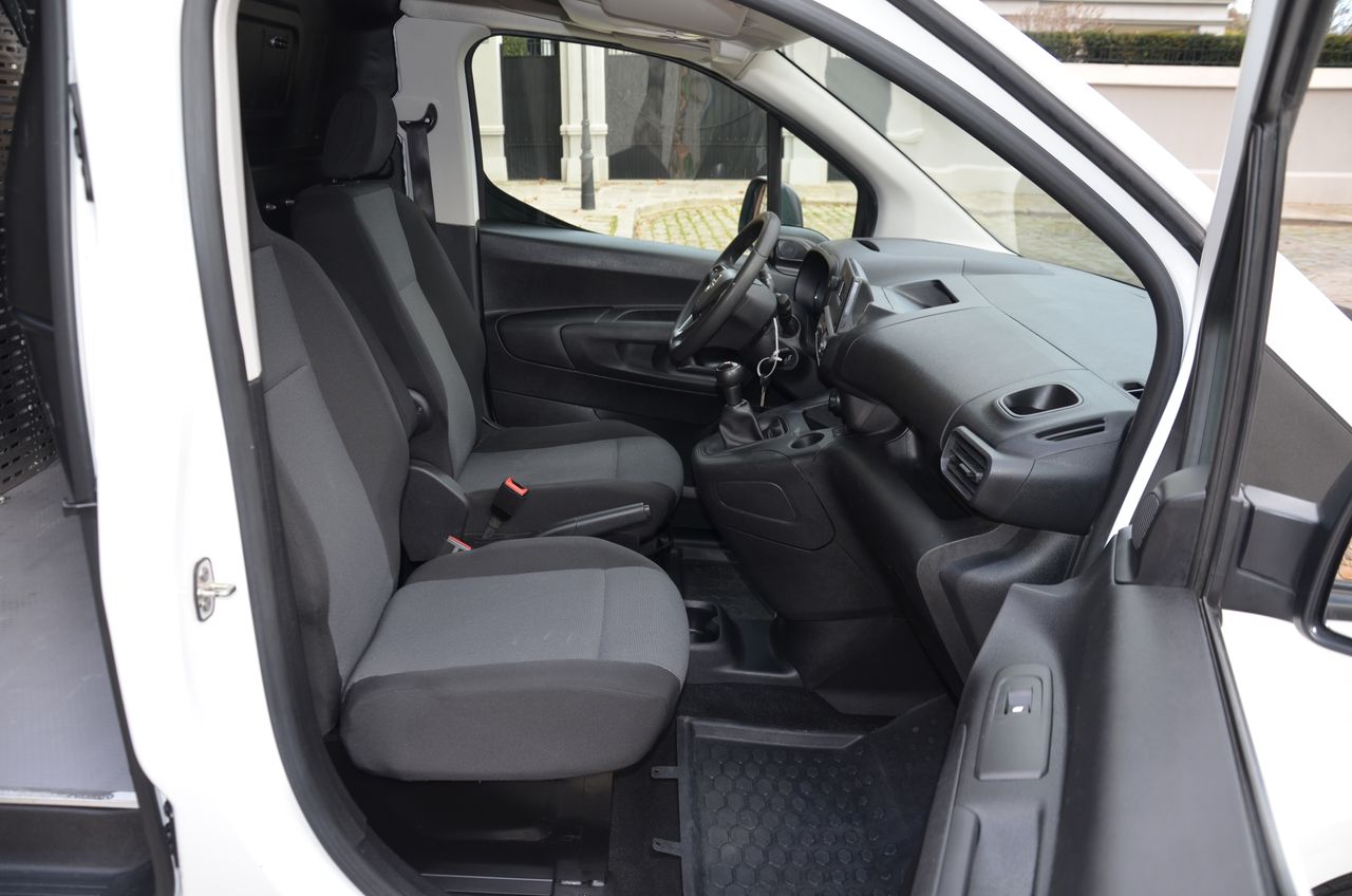 Opel Combo Cargo CARGO EXPRESS XL CARGA INCREMENTADA 1.5 100CV ESTANTERÍAS Y SUELO REFORZADO ( BOMBINES DE CERRAJERÍAS ANTIRROBO )  - Foto 33