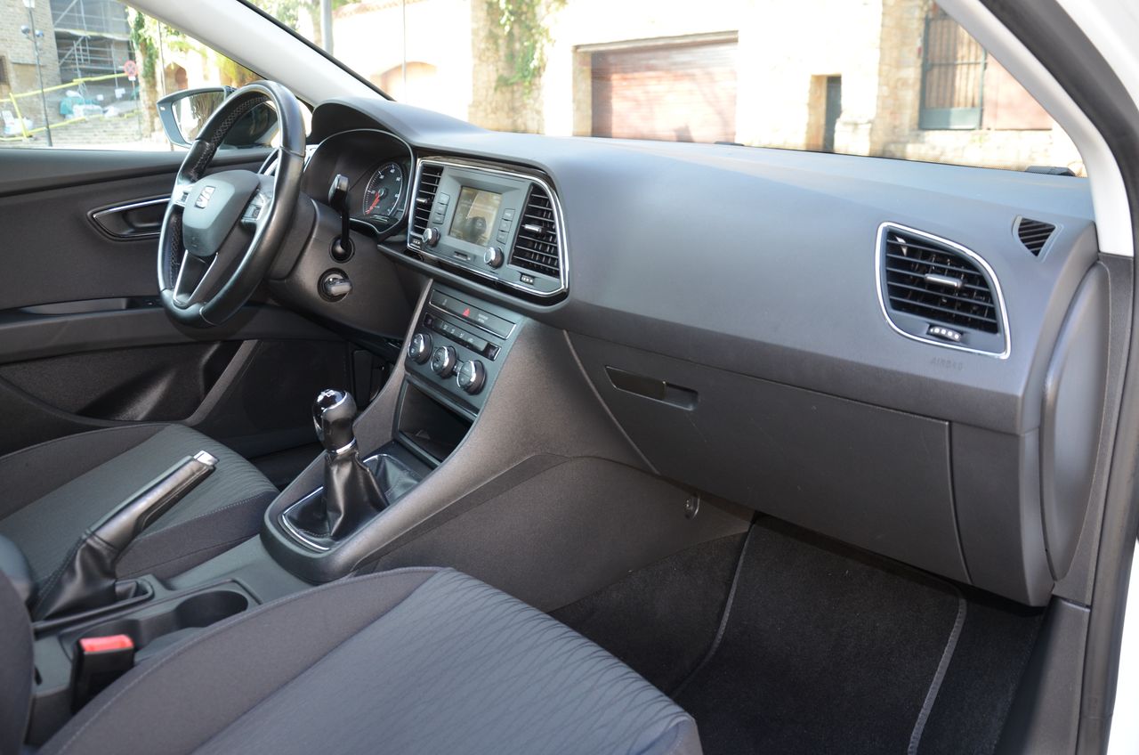 Seat Leon STYLE 1.6 TDI  110CV ../  OPORTUNIDAD  - Foto 17