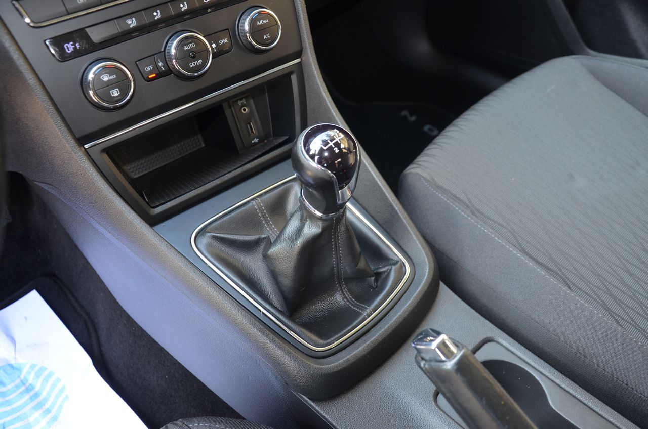 Seat Leon STYLE 1.6 TDI  110CV ../  OPORTUNIDAD  - Foto 7