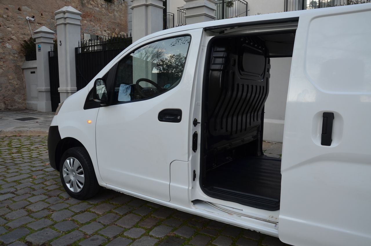 Nissan NV200 1.5 TDCI 90CV CONFORT FURGÓN../ DOBLE PUERTA LATERAL  - Foto 25