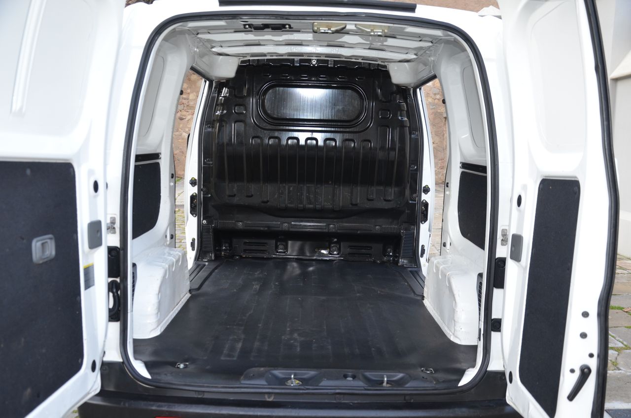 Nissan NV200 1.5 TDCI 90CV CONFORT FURGÓN../ DOBLE PUERTA LATERAL  - Foto 23