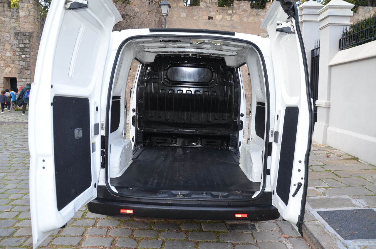 Nissan NV200 1.5 TDCI 90CV CONFORT FURGÓN../ DOBLE PUERTA LATERAL  - Foto 8