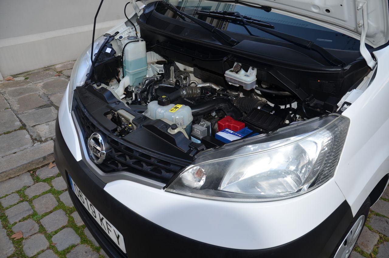 Nissan NV200 1.5 TDCI 90CV CONFORT FURGÓN../ DOBLE PUERTA LATERAL  - Foto 28