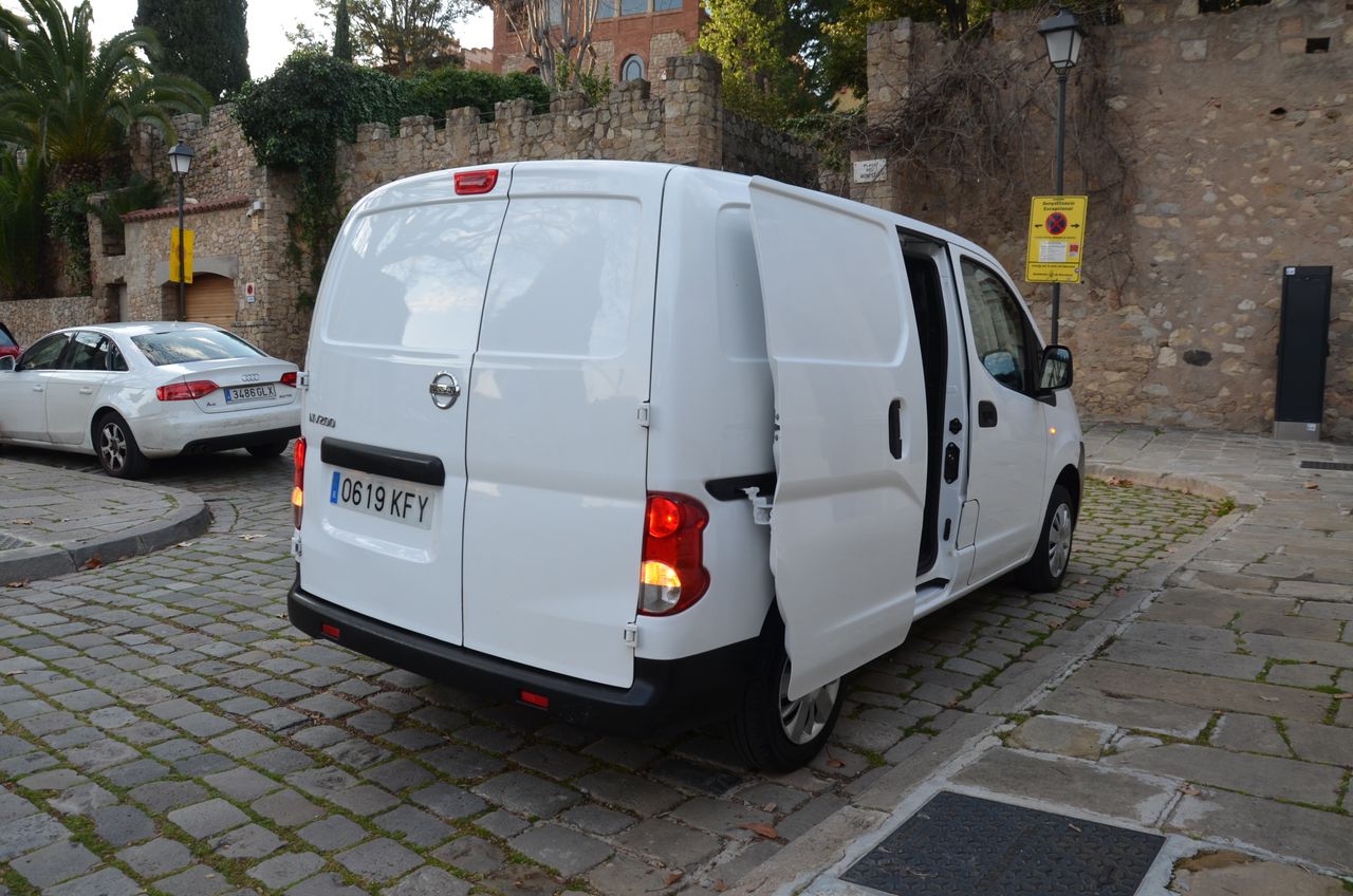 Nissan NV200 1.5 TDCI 90CV CONFORT FURGÓN../ DOBLE PUERTA LATERAL  - Foto 6