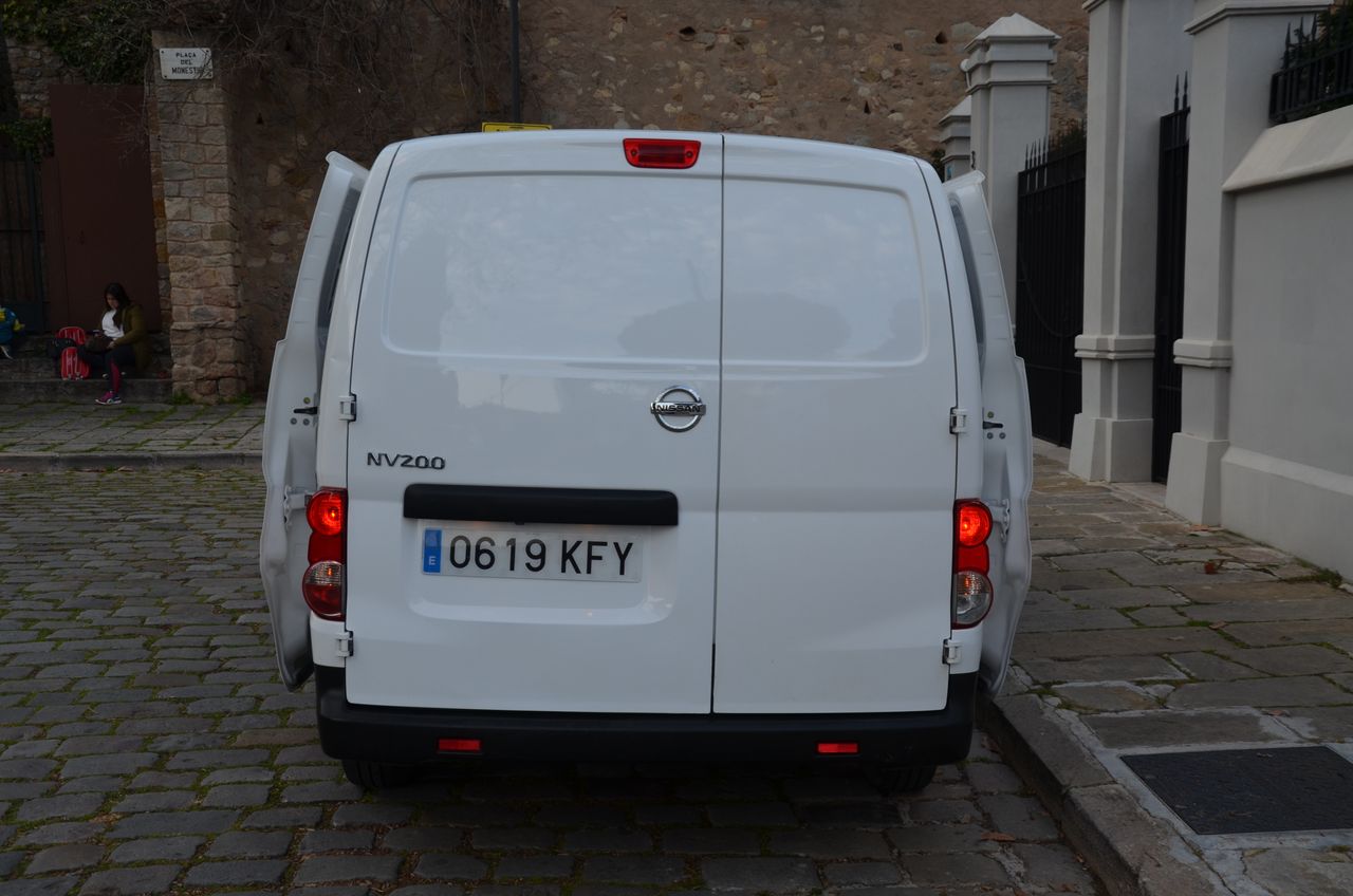 Nissan NV200 1.5 TDCI 90CV CONFORT FURGÓN../ DOBLE PUERTA LATERAL  - Foto 7