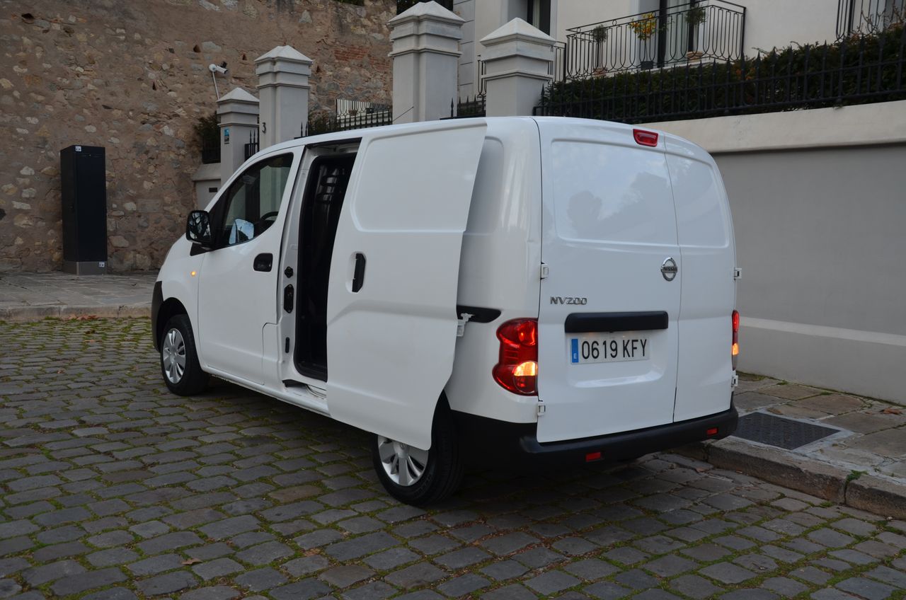Nissan NV200 1.5 TDCI 90CV CONFORT FURGÓN../ DOBLE PUERTA LATERAL  - Foto 21