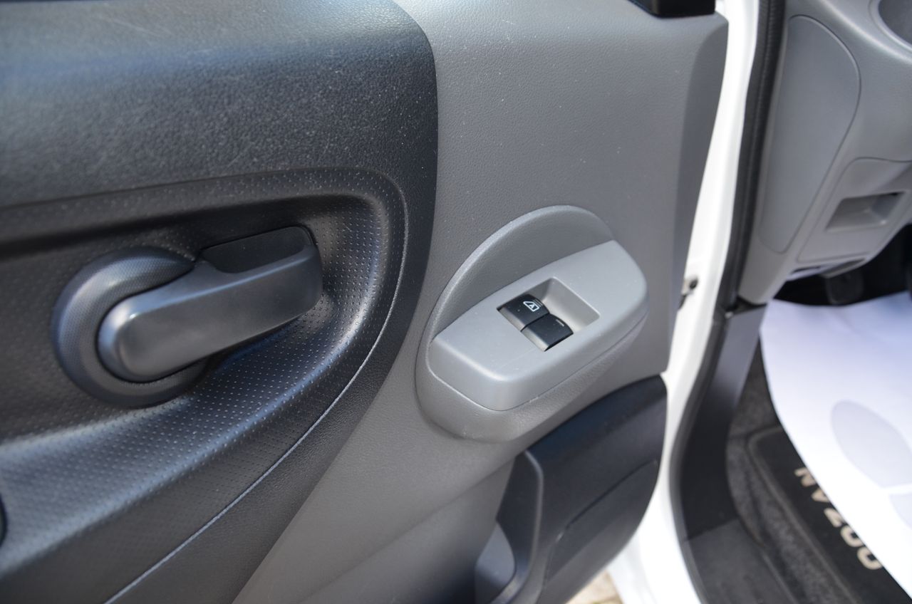 Nissan NV200 1.5 TDCI 90CV CONFORT FURGÓN../ DOBLE PUERTA LATERAL  - Foto 12