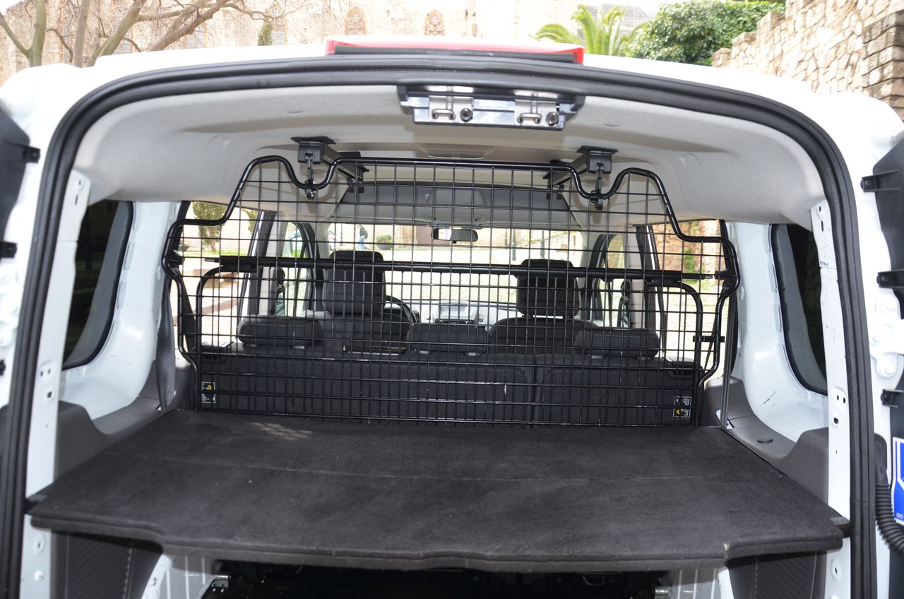 Ford Transit Connect KOMBI TREND 1.5 EcoBlue 100cv MT6 E6/ OPORTUNIDAD ..  - Foto 18