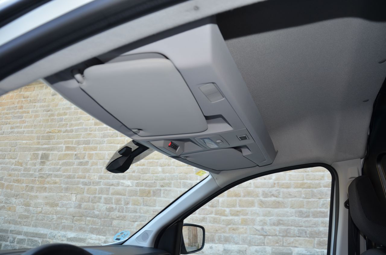 Renault Express CONFORT 1.5 BlueDci 70KW ( 95CV ) FURGÓN  / CERRADURAS ANTIRROBO - Foto 18