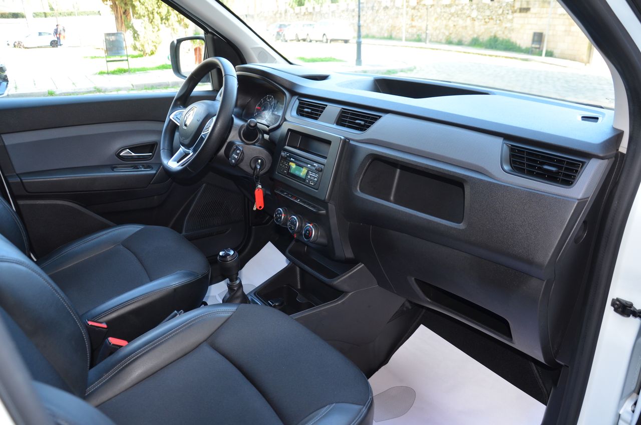 Renault Express CONFORT 1.5 BlueDci 70KW ( 95CV ) FURGÓN  / CERRADURAS ANTIRROBO - Foto 6