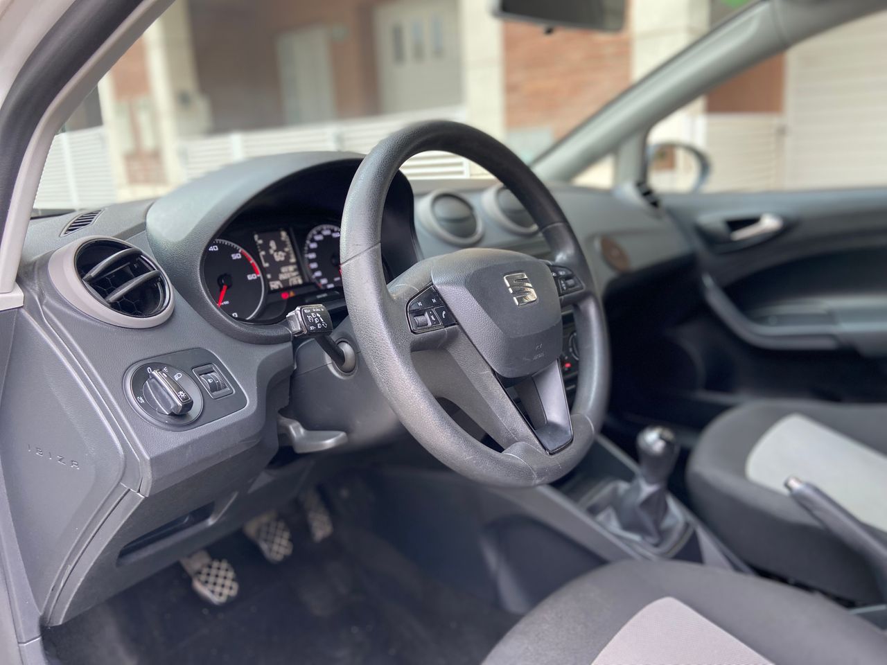 Seat Ibiza SC 1.4 TDI CR 75 Ecomotive Reference Plus 3p  - Foto 3