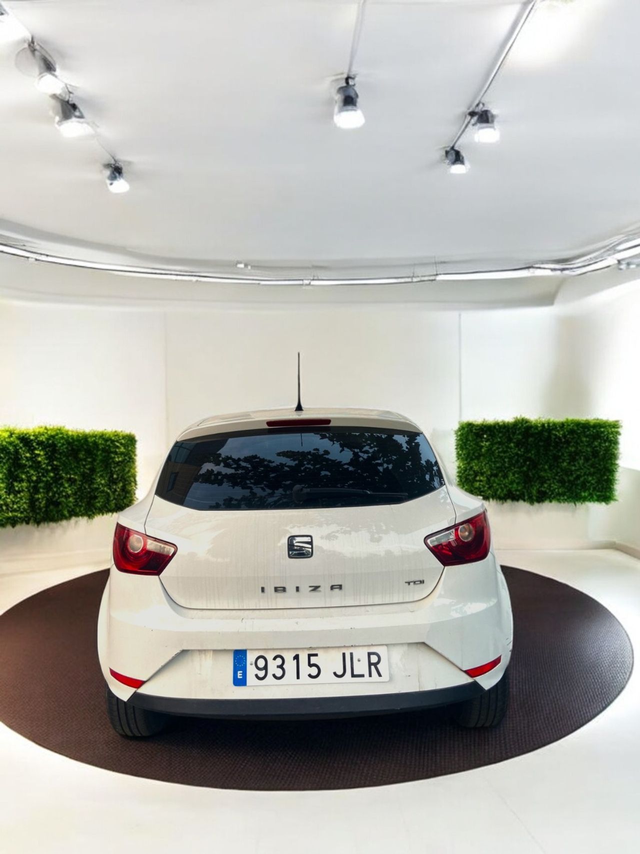 Seat Ibiza SC 1.4 TDI CR 75 Ecomotive Reference Plus 3p  - Foto 9