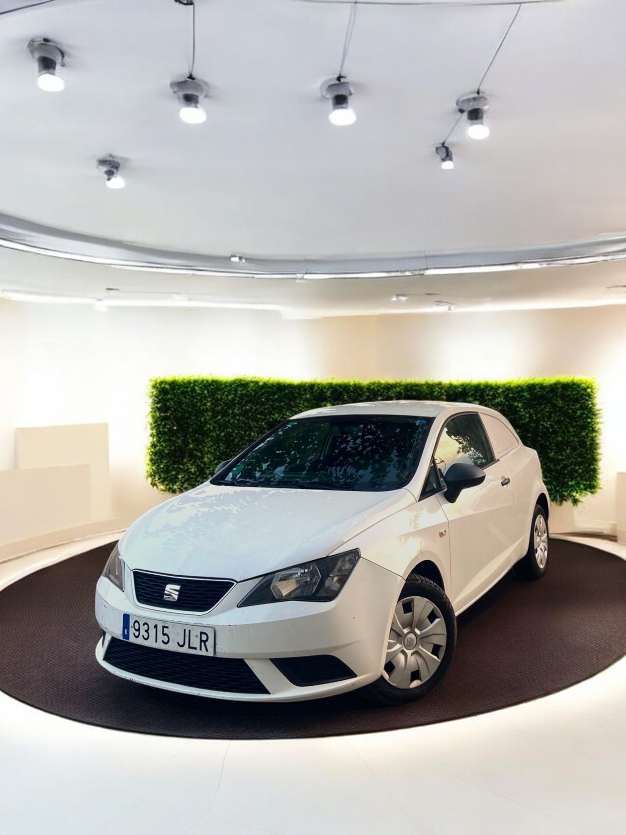 Neumaticos economicos 28545r21  de segunda mano - seat ibiza 2016 /
