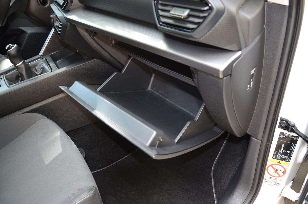 Seat Leon SPORTSTOURER  REFERENCE GO 2.0 TDI 115CV MY6 E6 .. SÚPER PRECIO  - Foto 39