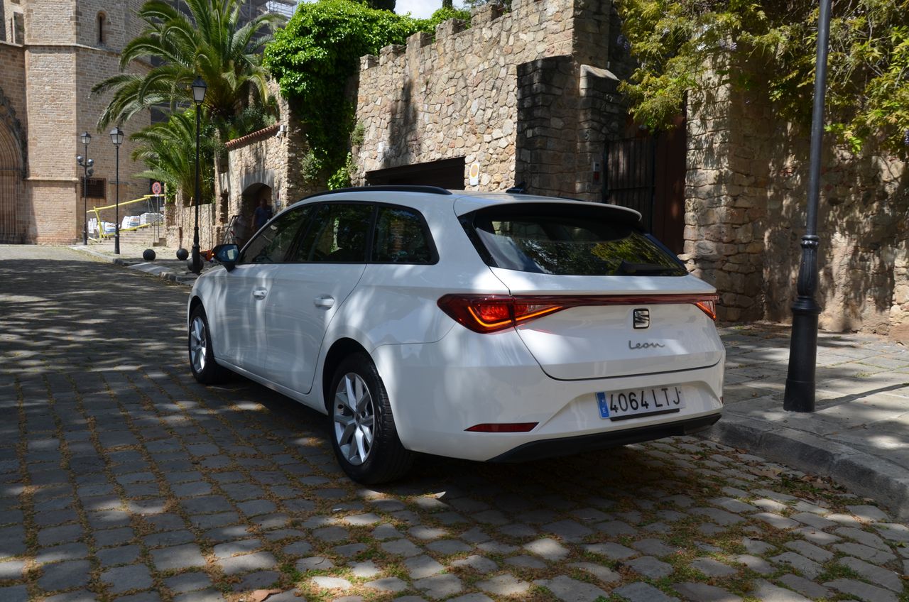 Seat Leon SPORTSTOURER  REFERENCE GO 2.0 TDI 115CV MY6 E6 .. SÚPER PRECIO  - Foto 21